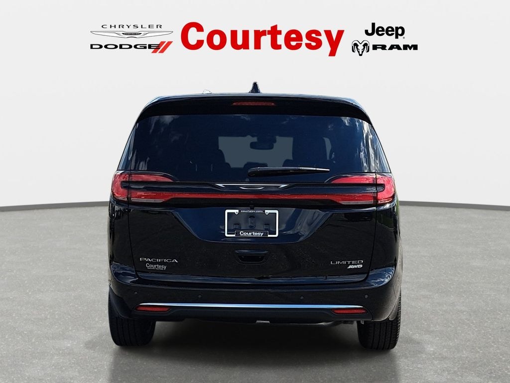 New 2027 Chrysler Pacifica LIMITED AWD Passenger Van
