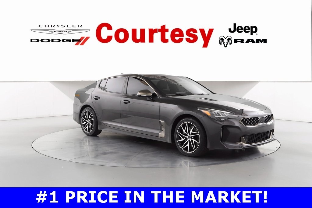 2022 Kia Stinger GT-Line's photo