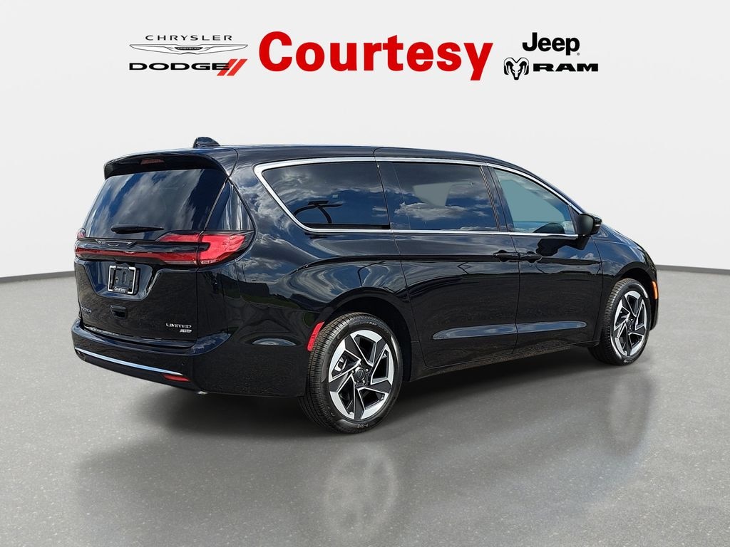 New 2027 Chrysler Pacifica LIMITED AWD Passenger Van