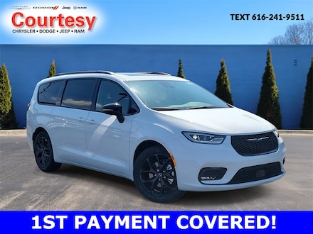 2025 Chrysler Pacifica LIMITED Passenger Van