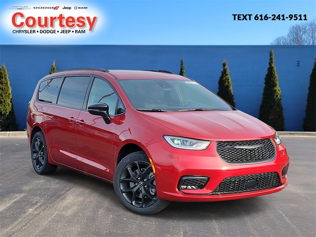 New 2026 Chrysler Pacifica SELECT AWD Passenger Van