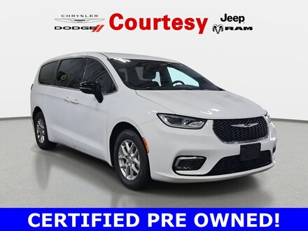 2024 Chrysler Pacifica Touring Minivan/Van