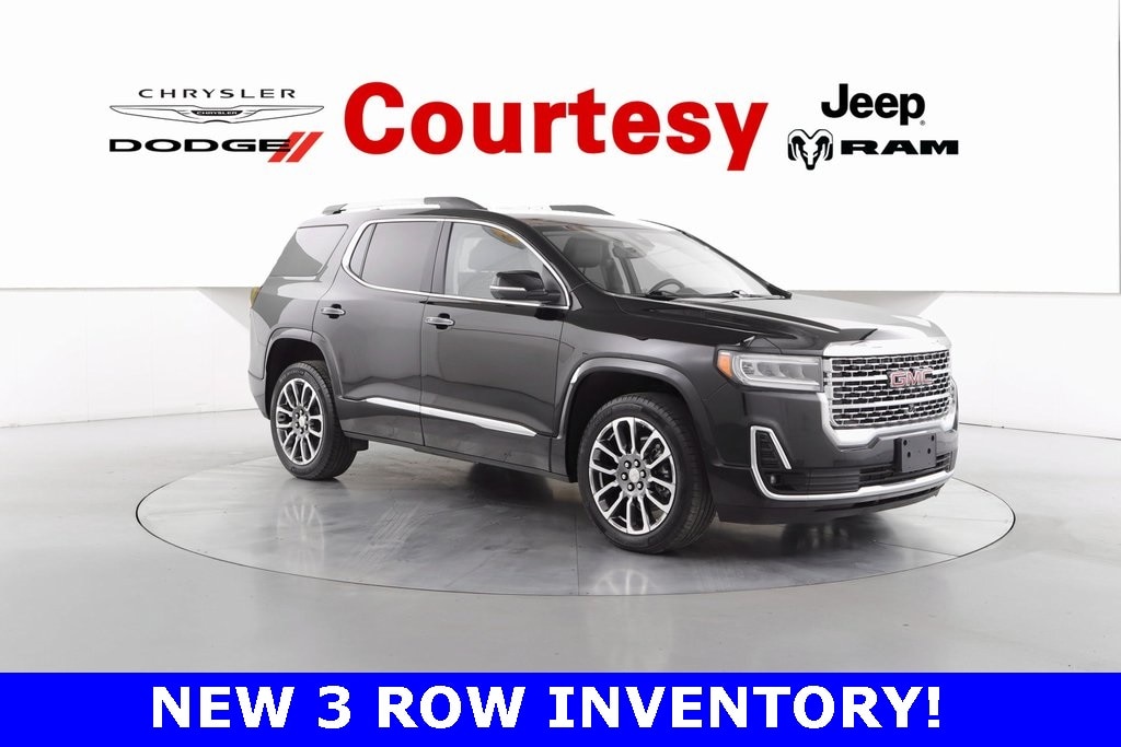 2023 GMC Acadia Denali's photo