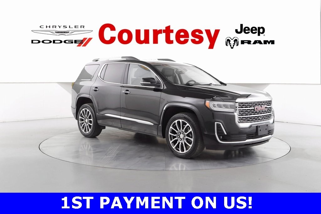 2023 GMC Acadia Denali's photo