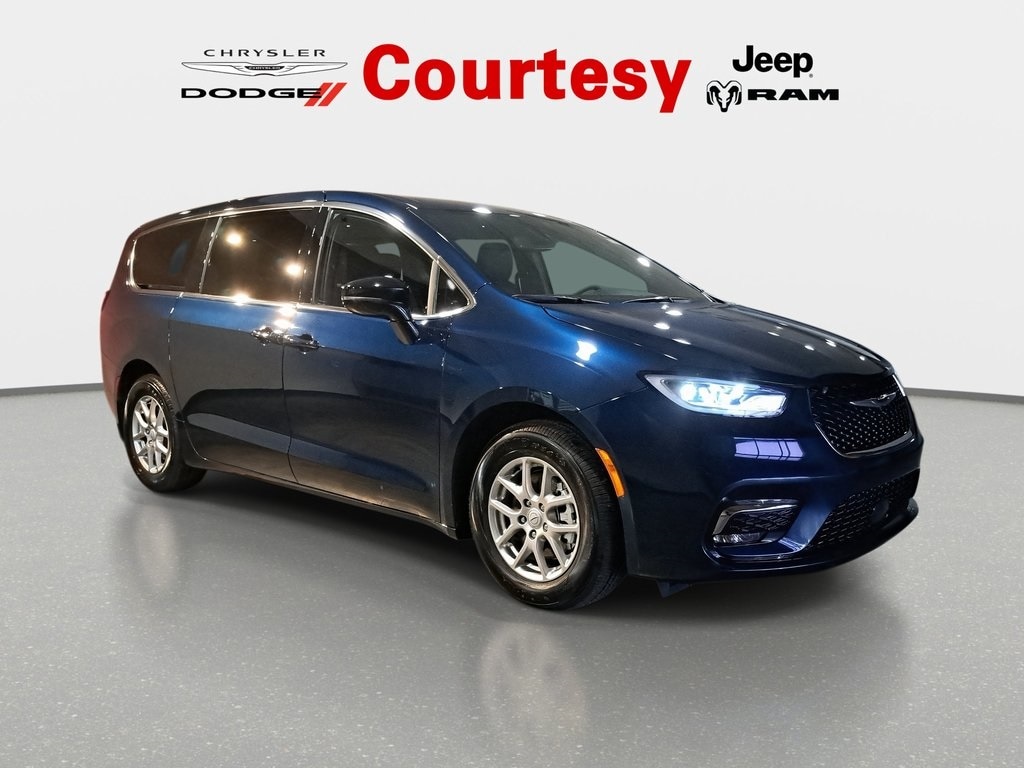 New 2025 Chrysler Pacifica SELECT Passenger Van