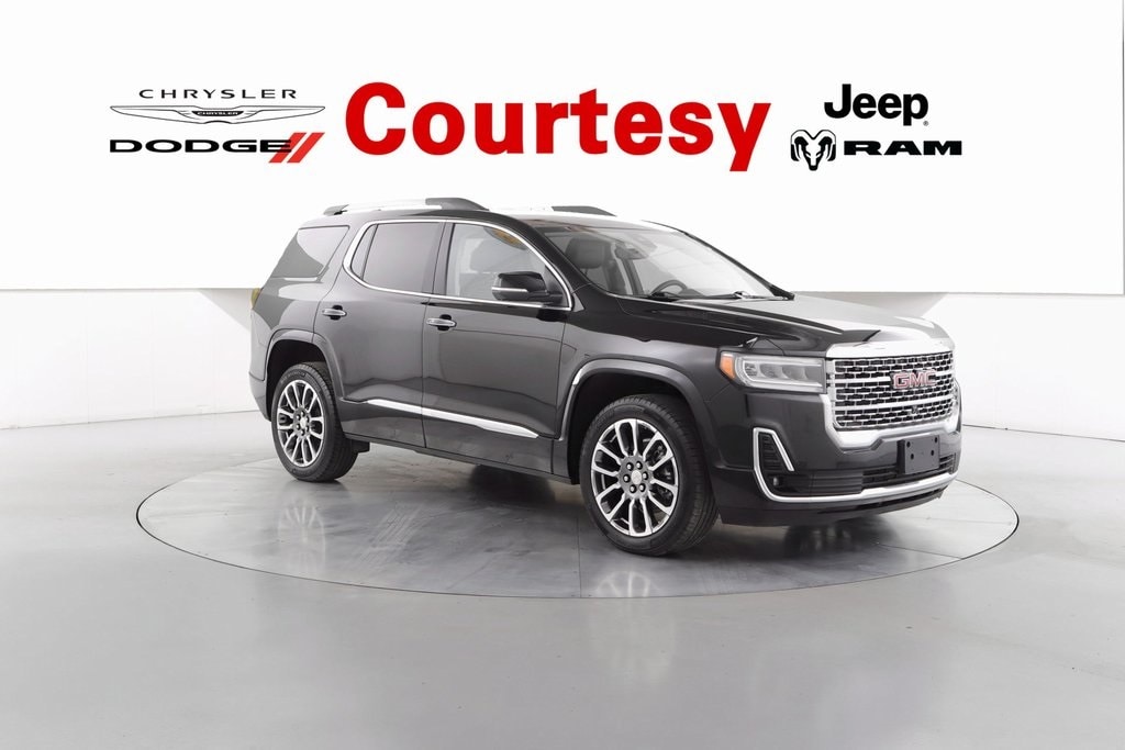 2023 GMC Acadia Denali's photo