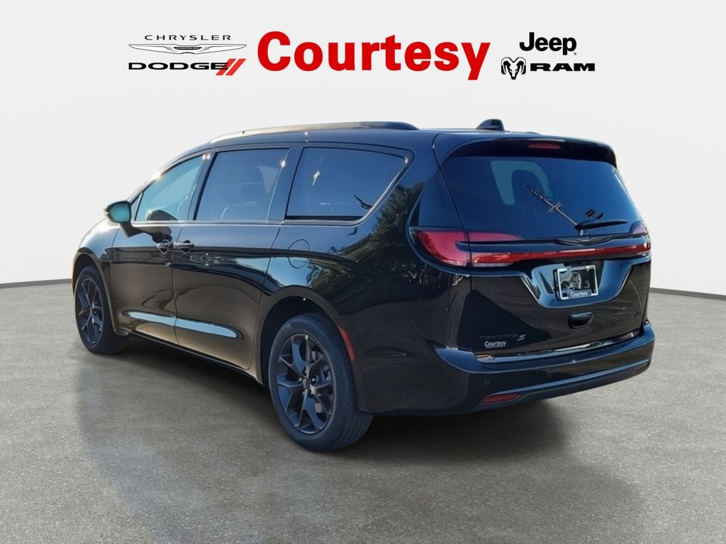 New 2026 Chrysler Pacifica SELECT AWD Passenger Van