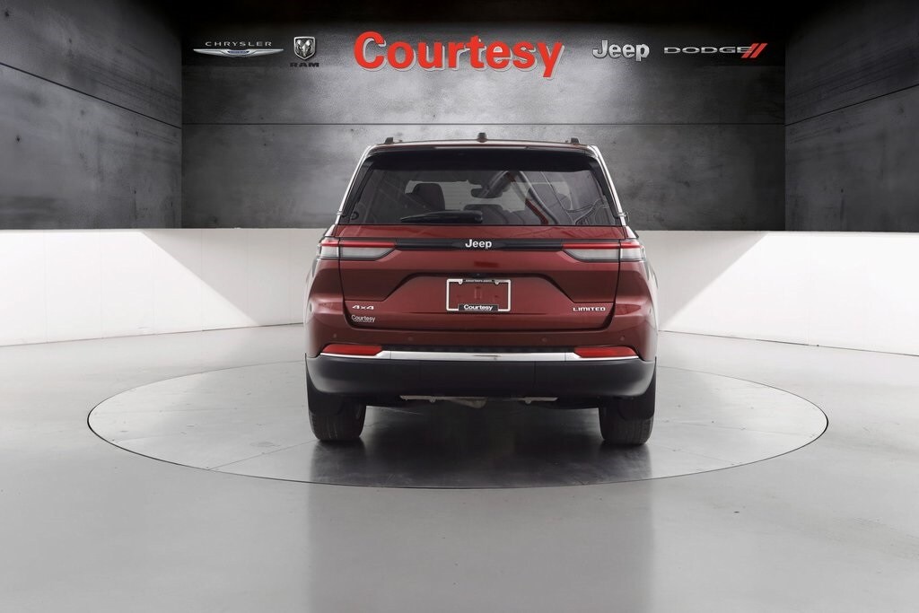 2023 Jeep Grand Cherokee Limited photo 4