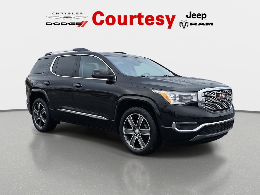 2019 GMC Acadia Denali's photo