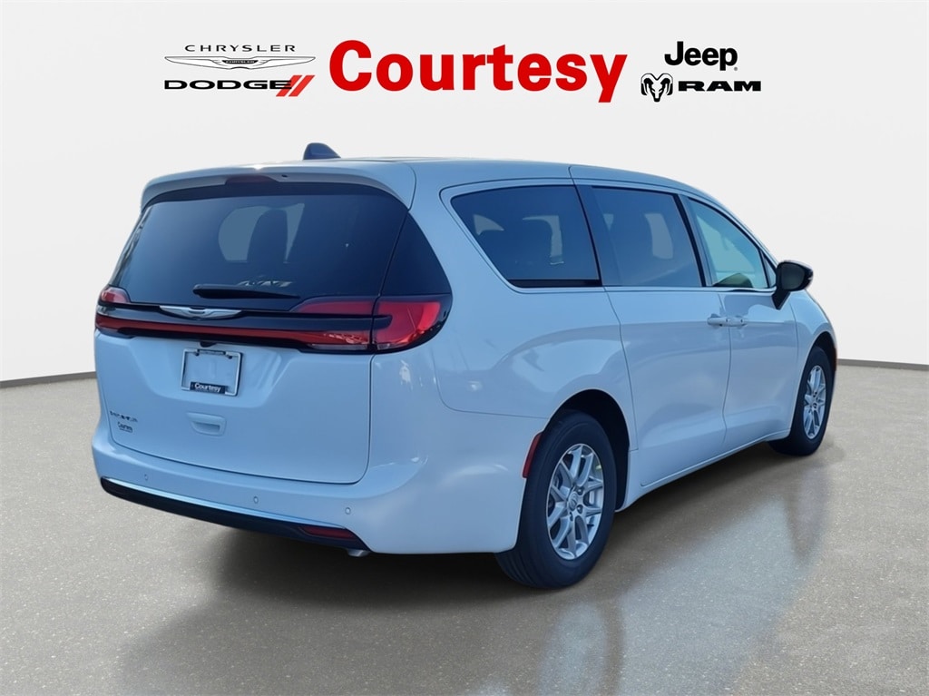 New 2026 Chrysler Pacifica SELECT Passenger Van