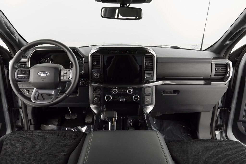 2023 Ford F-150 XLT photo 2