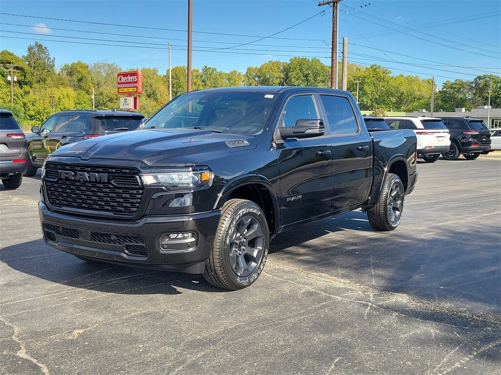 New 2025 Ram 1500 BIG HORN CREW CAB 4X4 5'7 BOX Pickup