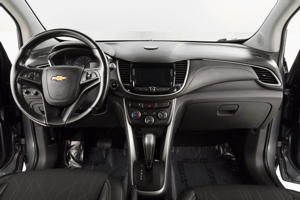 2019 Chevrolet Trax LT photo 2