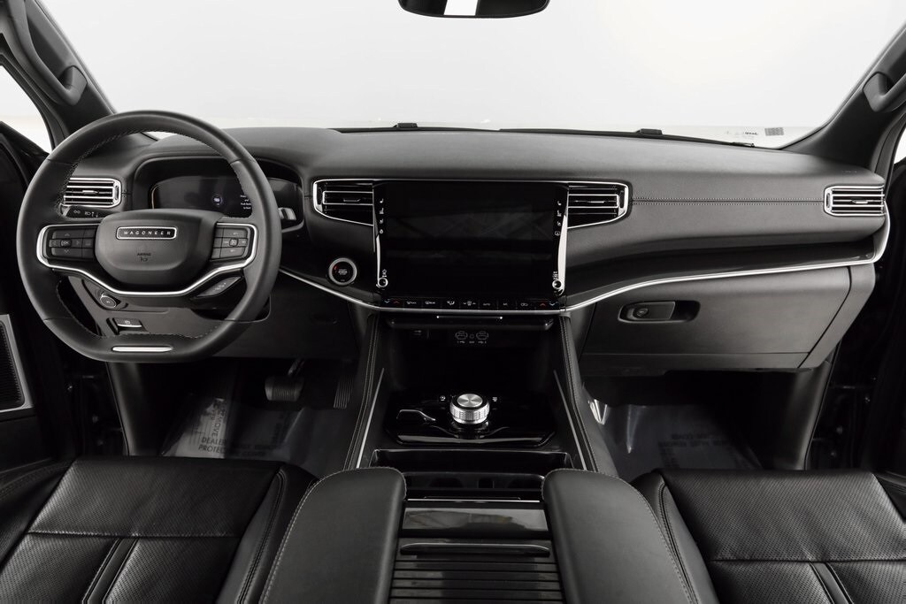 2022 Jeep Wagoneer Series I photo 2