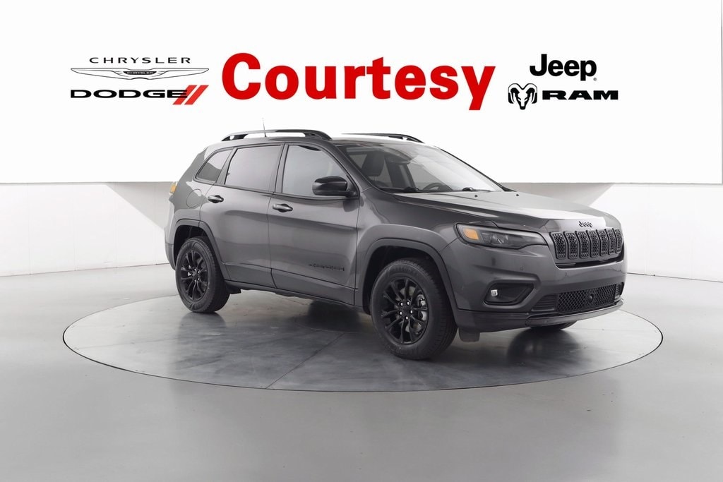 2023 Jeep Cherokee Altitude Lux's photo