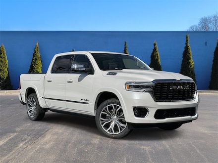 2025 Ram 1500 TUNGSTEN CREW CAB 4X4 5'7 BOX Pickup