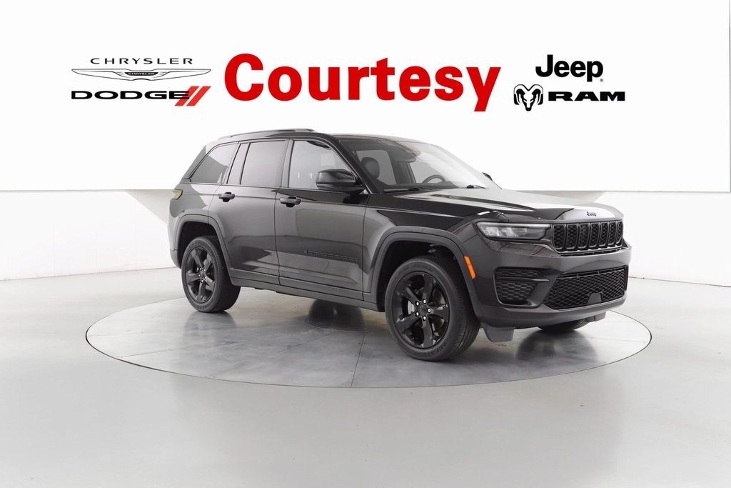 2023 Jeep Grand Cherokee Altitude's photo
