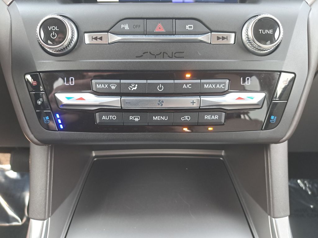 2020 Ford Explorer Platinum - Photo 24