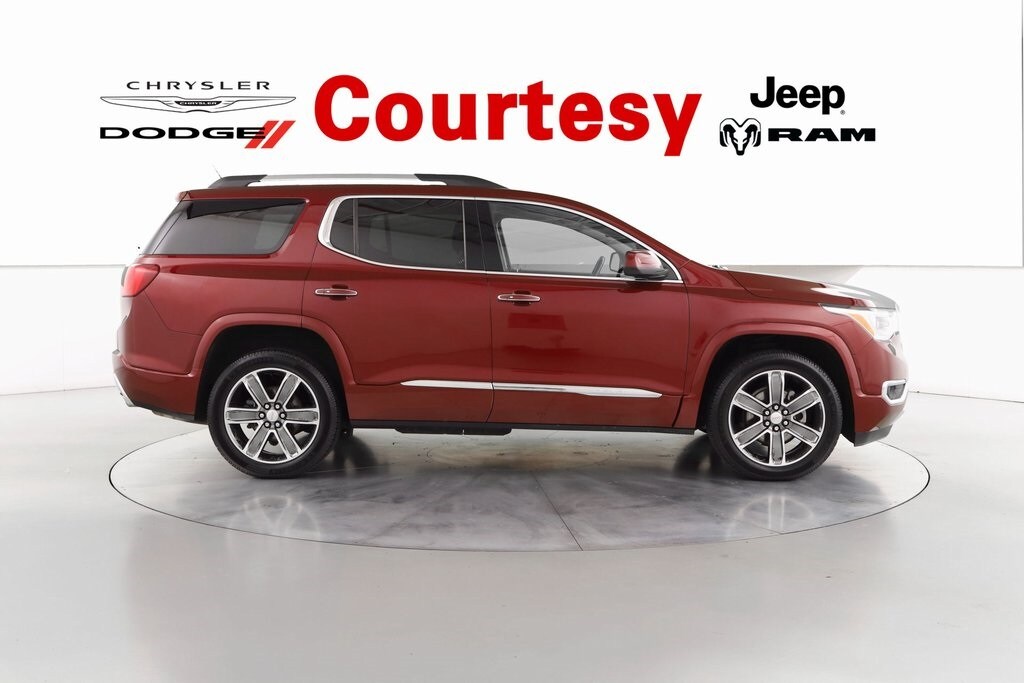 2017 Gmc Acadia Denali photo 3