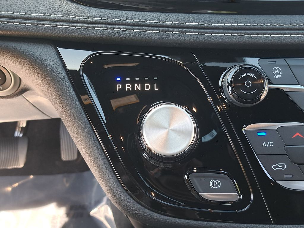 2026 Chrysler Pacifica Select - Photo 27