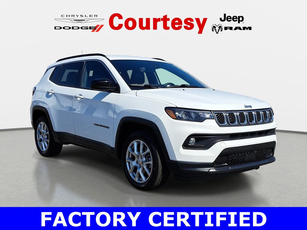 2023 Jeep Compass Latitude Lux 4X4's photo