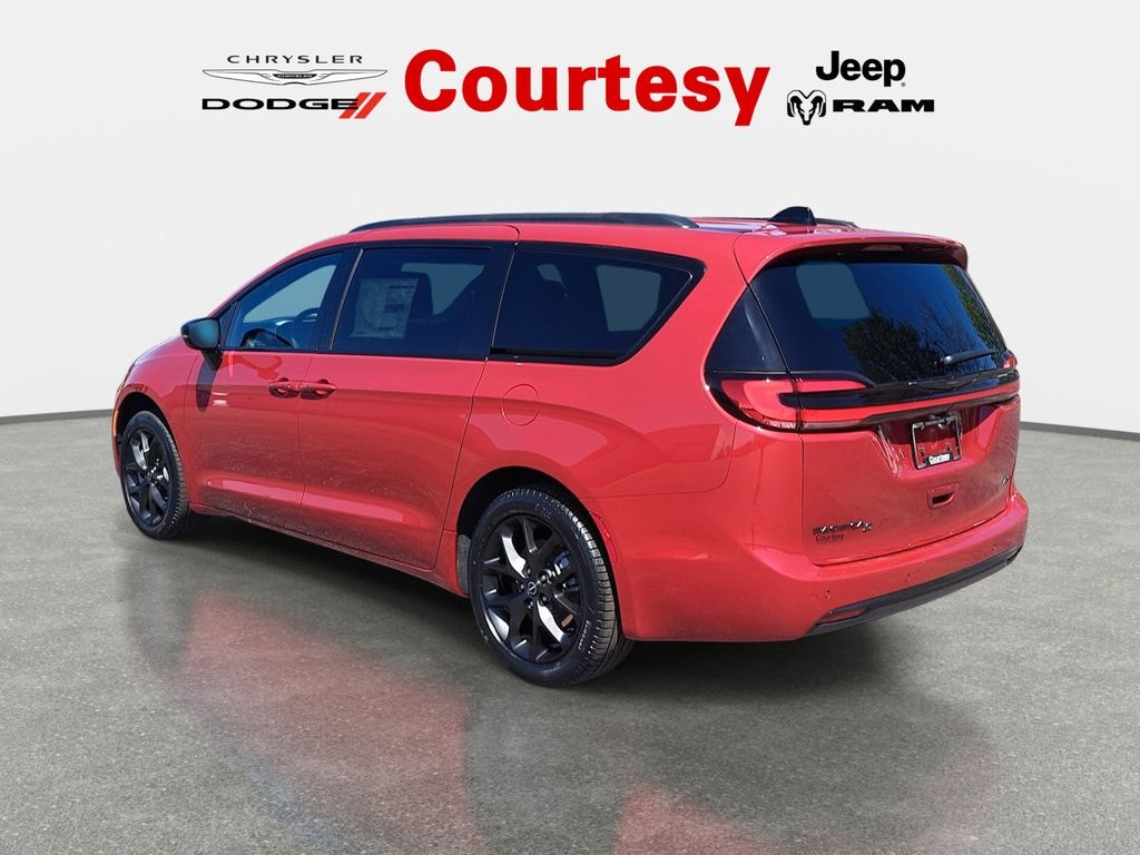 New 2026 Chrysler Pacifica SELECT AWD Passenger Van
