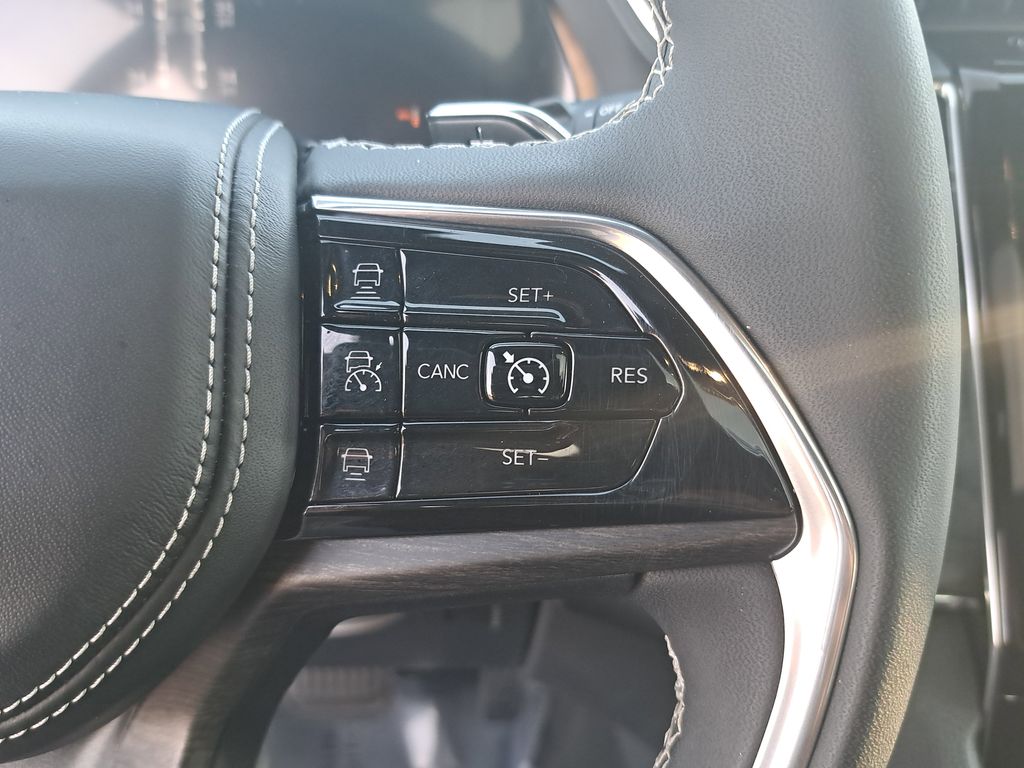 2023 Jeep Grand Cherokee Overland - Photo 20