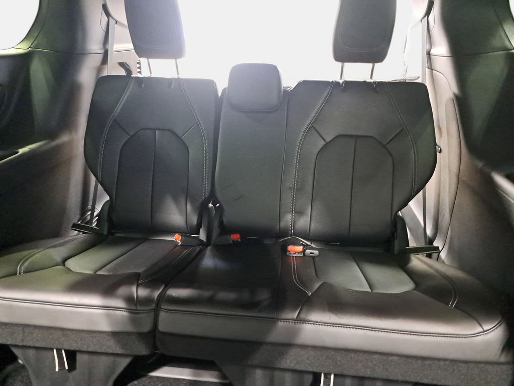 2026 Chrysler Pacifica Select - Photo 12