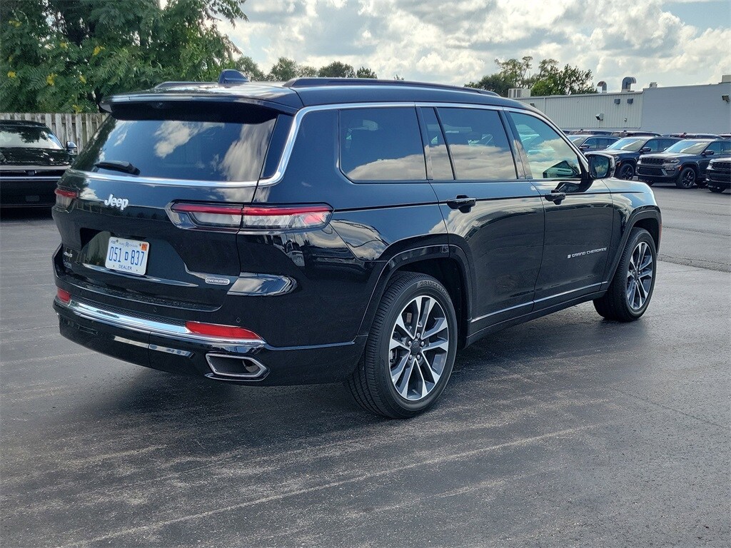 2025 Jeep Grand Cherokee Overland photo 4