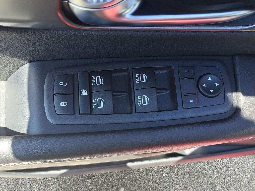 2026 Chrysler Pacifica Select - Photo 30