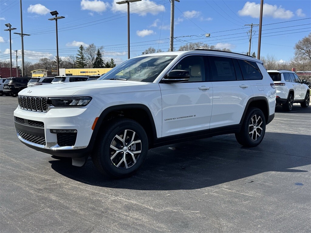 2025 Jeep Grand Cherokee Limited photo 2