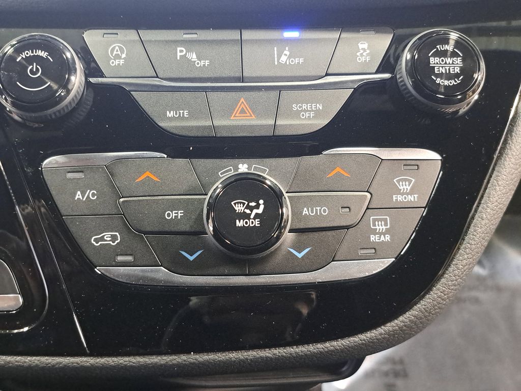 2026 Chrysler Pacifica Select - Photo 24
