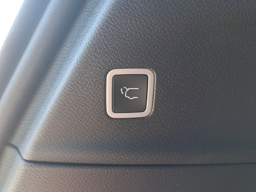 2026 Chrysler Pacifica Select - Photo 15