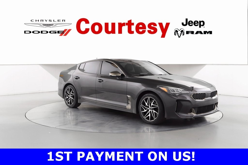 2022 Kia Stinger GT-Line's photo