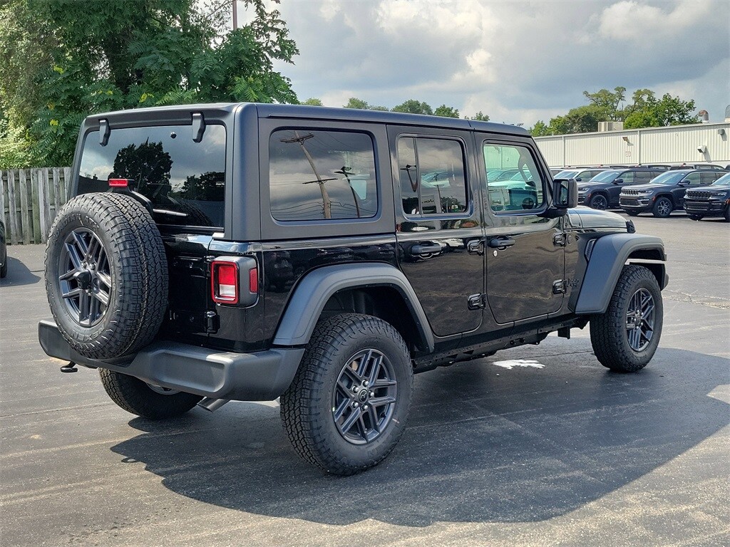 2025 Jeep Wrangler Sport S photo 4