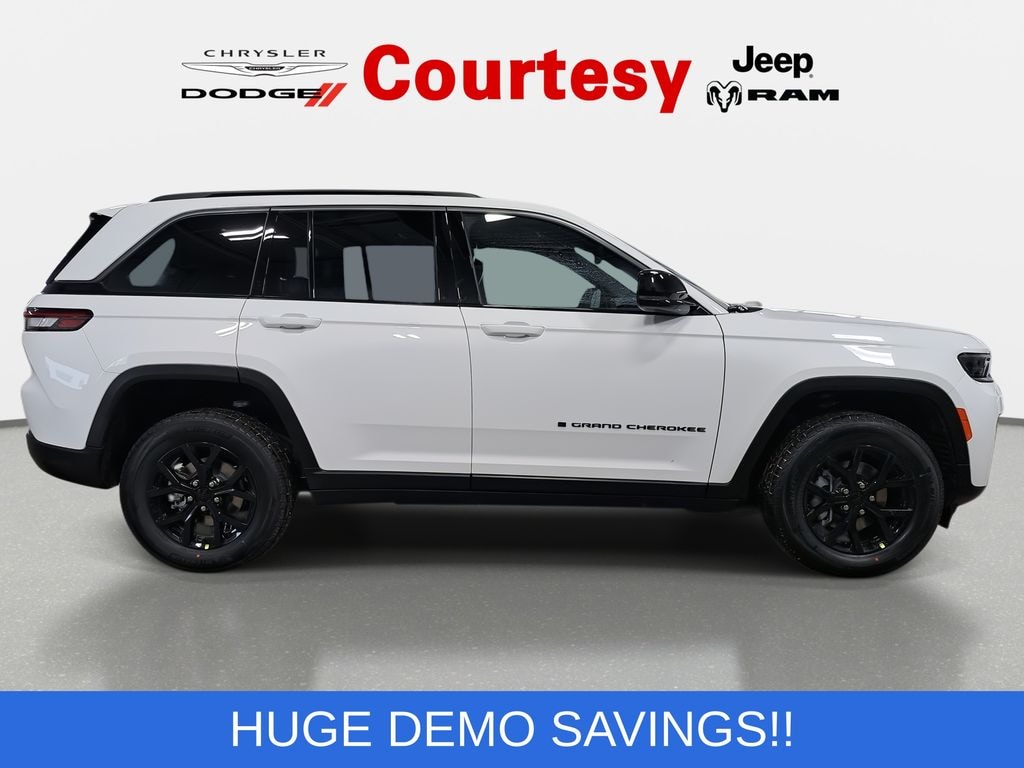 New 2026 Jeep Grand Cherokee LAREDO ALTITUDE 4X4 Sport Utility