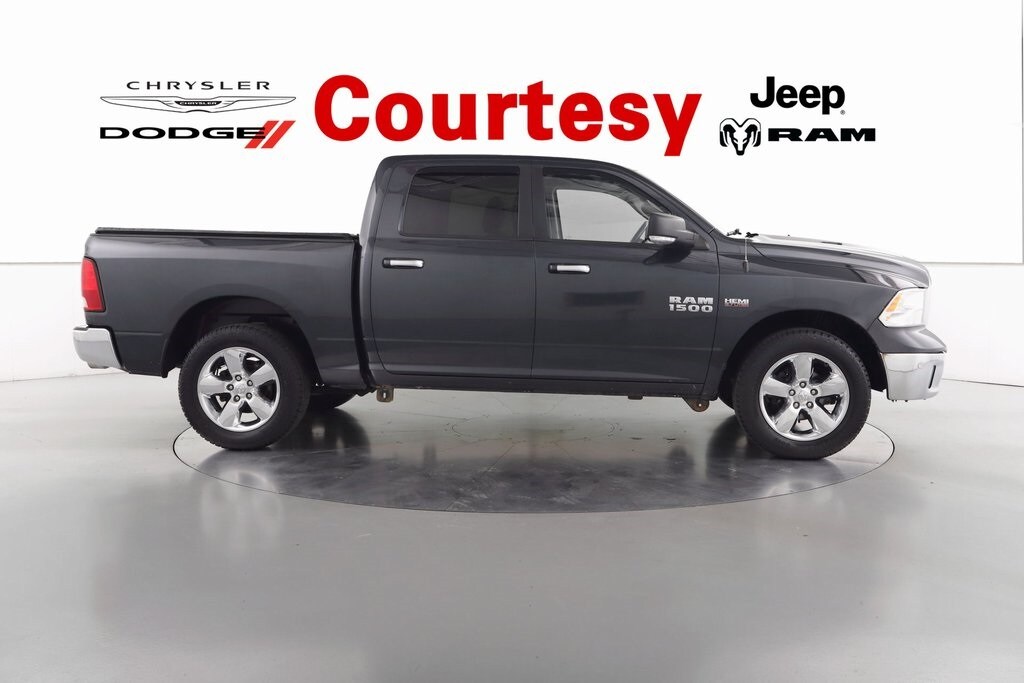 2016 Ram 1500 Big Horn photo 3