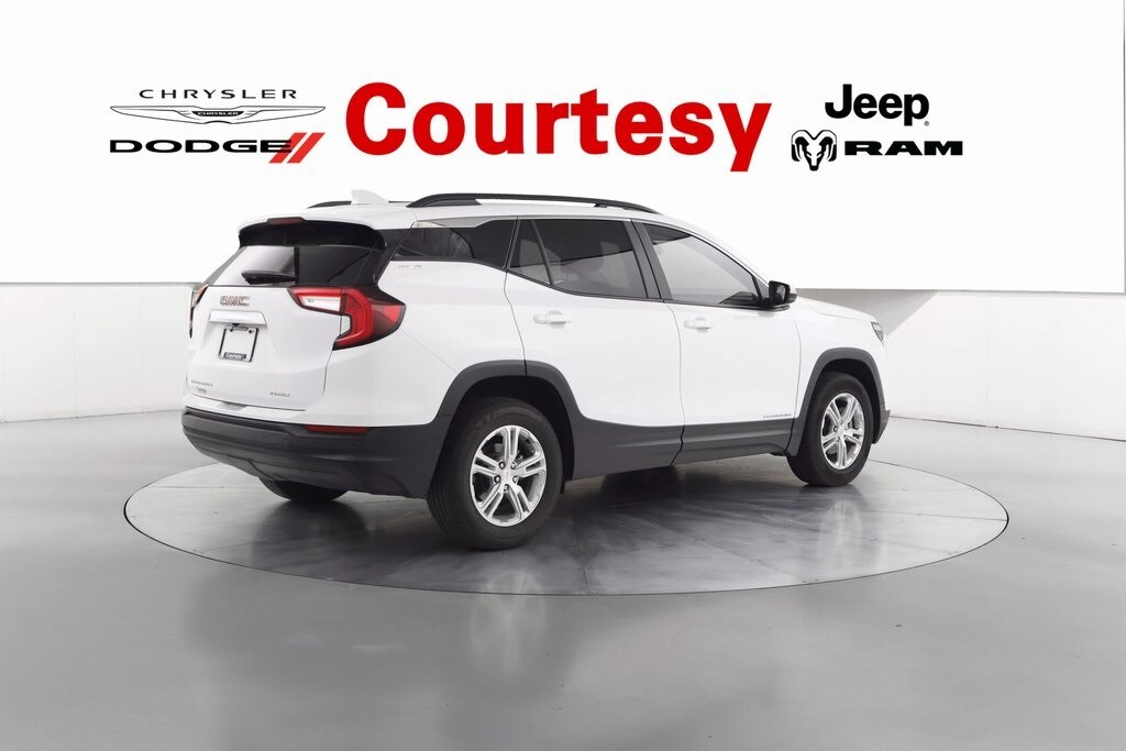 2023 Gmc Terrain SLE photo 2