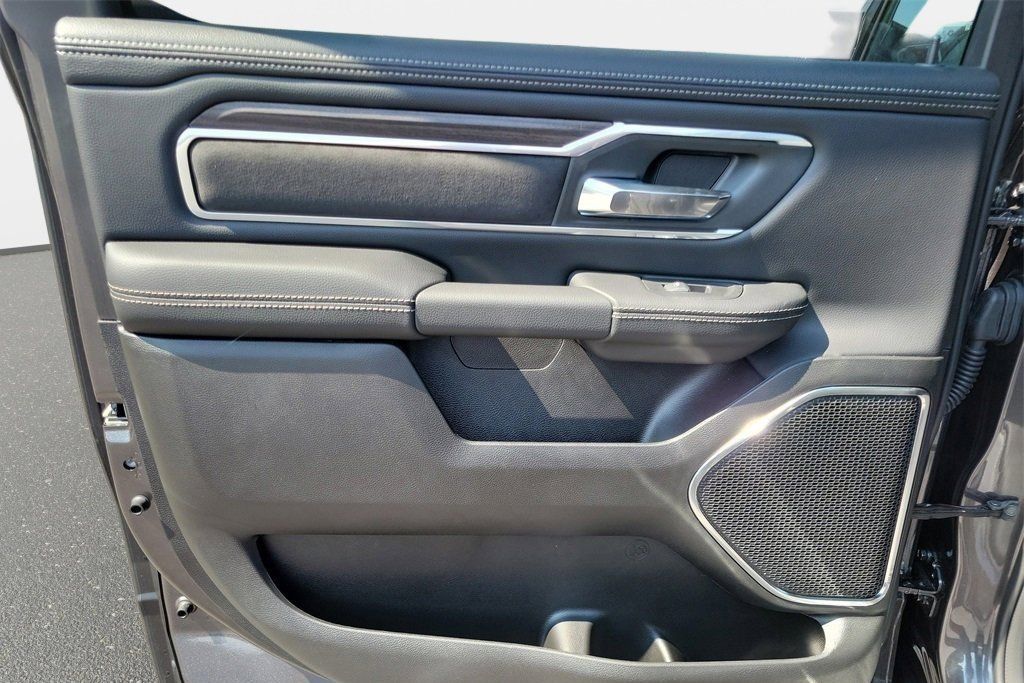 2026 RAM 1500 Laramie - Photo 10