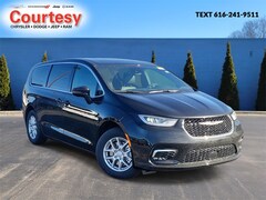 2026 Chrysler Pacifica SELECT Passenger Van