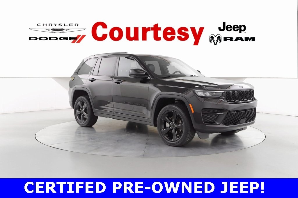 2023 Jeep Grand Cherokee Altitude's photo