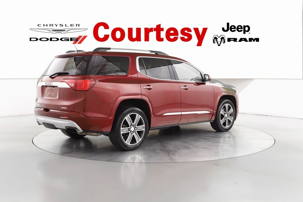 2017 Gmc Acadia Denali photo 4
