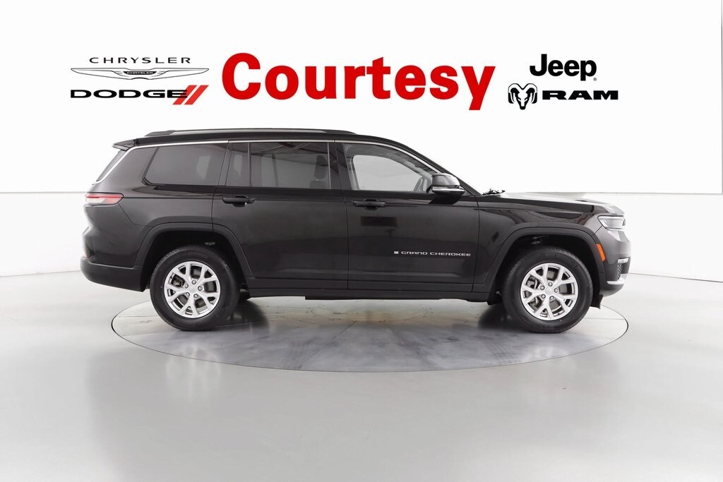 2022 Jeep Grand Cherokee Limited photo 3