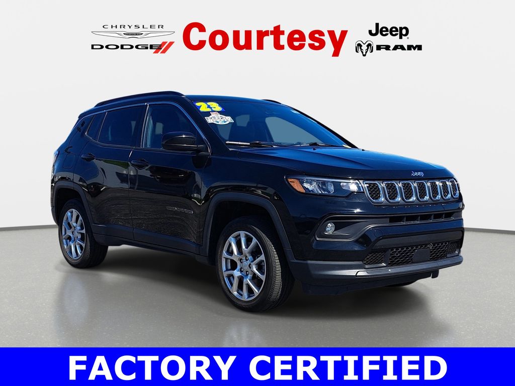 2023 Jeep Compass Latitude Lux 4X4's photo