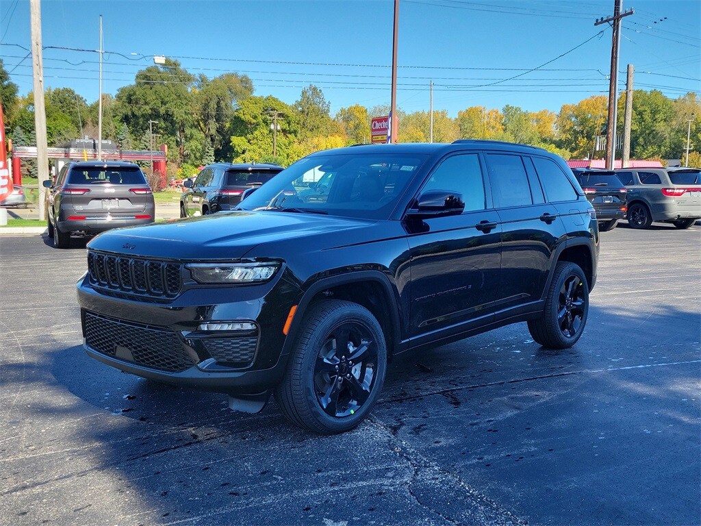 2025 Jeep Grand Cherokee Limited photo 2