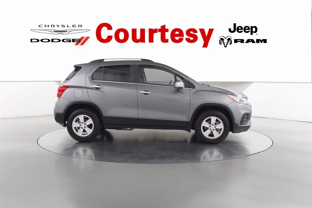 2019 Chevrolet Trax LT photo 3