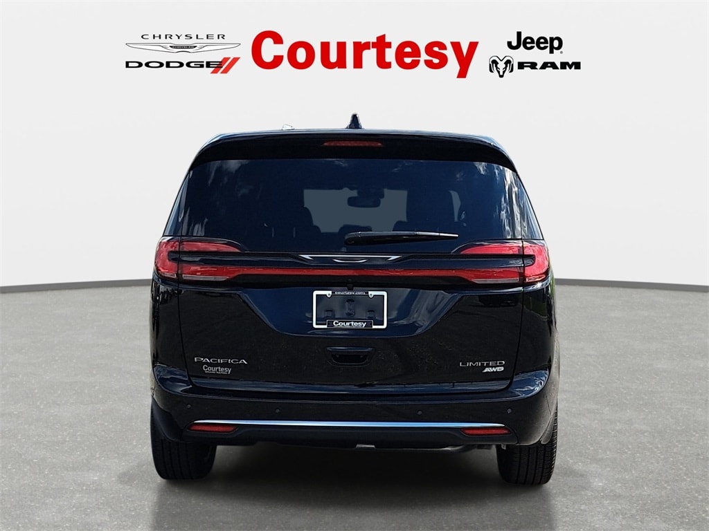 New 2027 Chrysler Pacifica LIMITED AWD Passenger Van