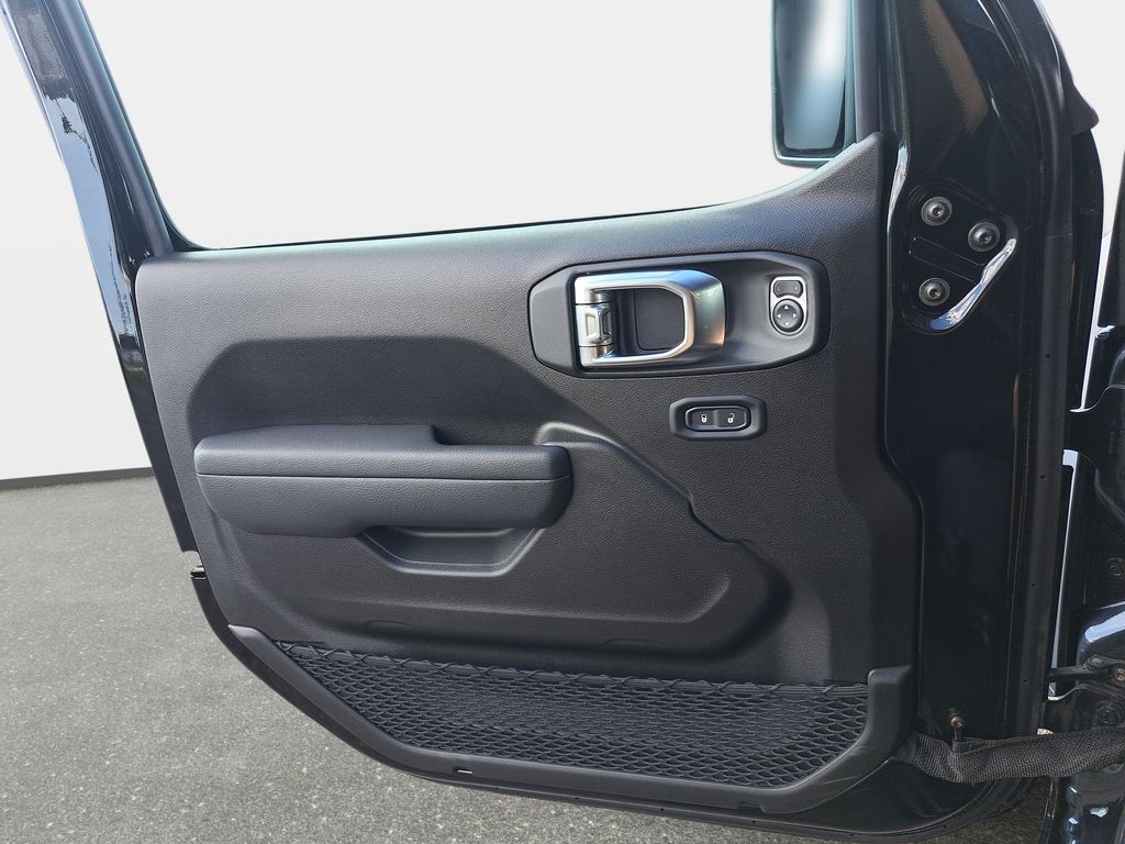 2025 Jeep Wrangler 4-Door Sport S - Photo 25
