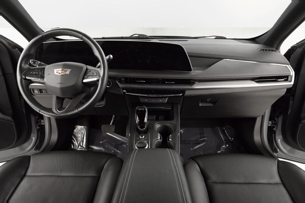 2024 Cadillac XT4 Premium Luxury photo 2