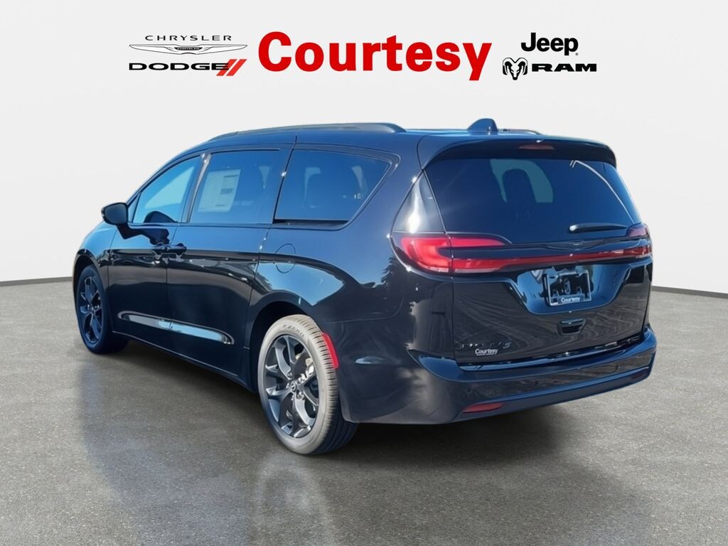 New 2026 Chrysler Pacifica SELECT Passenger Van